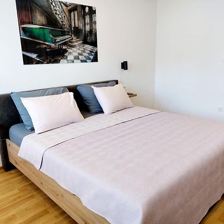 Comfort 2 Bedroom Apartment 10Min Walk From Center And Beach สปลิท ภายนอก รูปภาพ