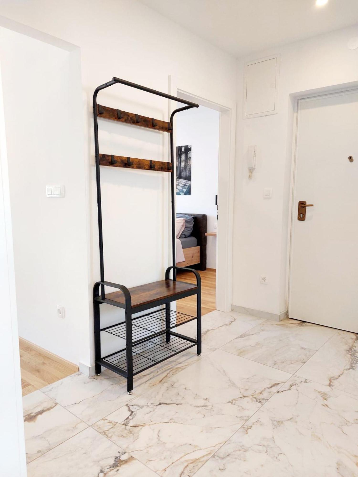 Comfort 2 Bedroom Apartment 10Min Walk From Center And Beach สปลิท ภายนอก รูปภาพ